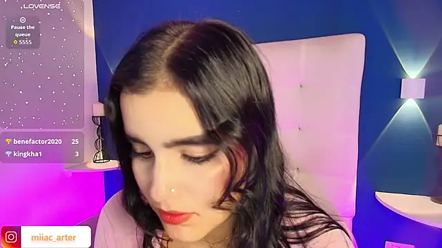 Chat +18 de MiaaCarter_ ao vivo
