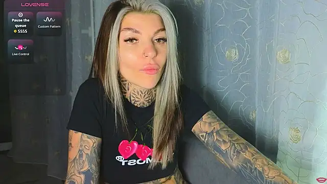 tattooedBabyy Adlı Modelin Web Kamerası Şovu