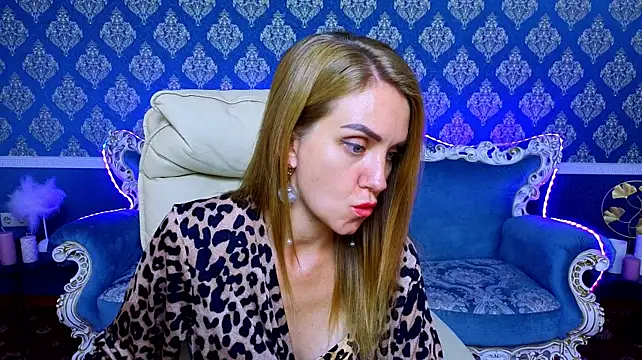 GabriEllla_4U Adlı Modelin Canlı XXX Sohbeti