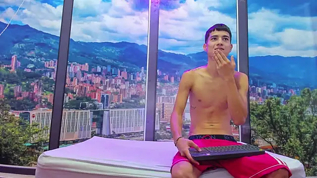 NoellisAndDuvan webcam show