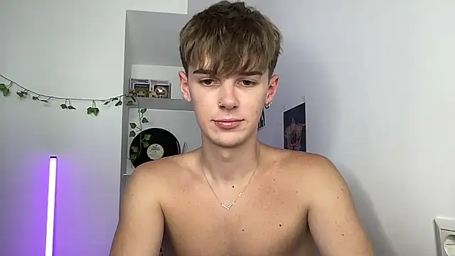 Chat XXX ao vivo de YourMilkyGuy
