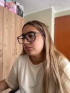 Miabonnett_'s Live XXX Chat