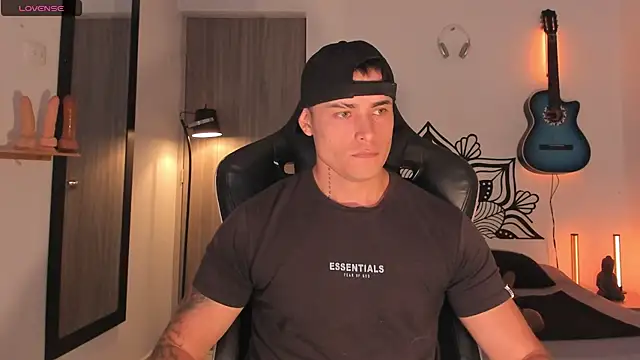 connorsmiith: διαδικτυακό σόου στην κάμερα