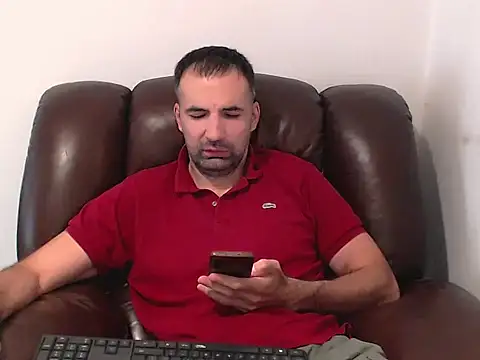 Leo_1617 élő XXX-chatje