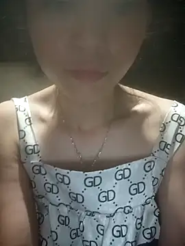 Chat +18 de Aria_Maya ao vivo