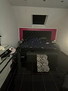 Živý XXX chat GymMoniMilf