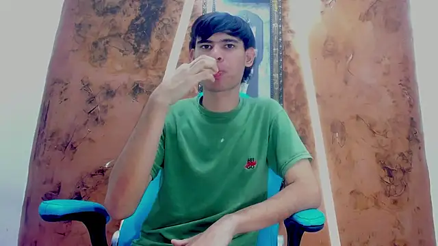 Chat +18 de Tyler_schoby ao vivo