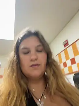 Latinamommy26 Adlı Modelin Canlı XXX Sohbeti