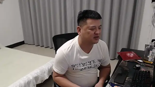 zhang1118 Chat XXX live