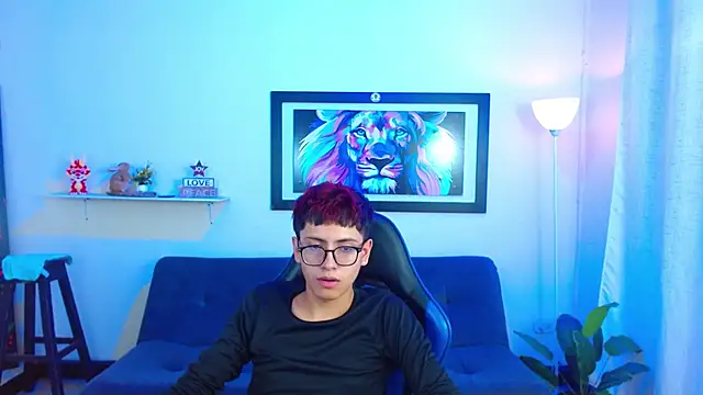 Pokazy przed kamerką – alexcum_18