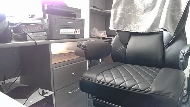 Živý XXX chat TrevorSteele