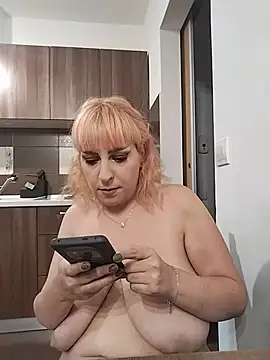 EmmaKrosss XXX чат на живо