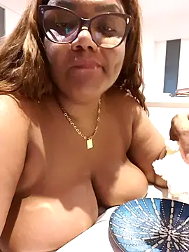 MorenaVanilla Chat XXX live