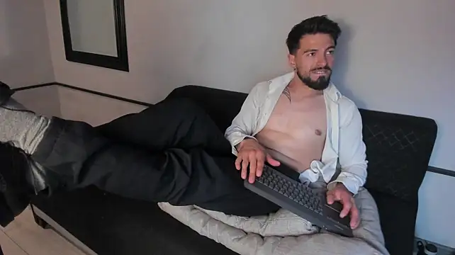 Czat XXX na żywo – Liam_ashford