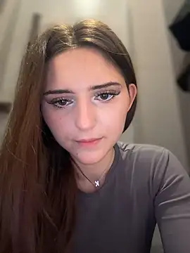 دردشة AnitaFly الجنسية المباشرة