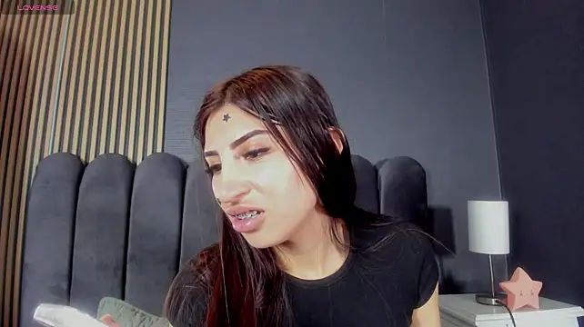 Chatroom XXX en direct de Nicolette_ks_
