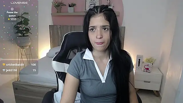 lucia_henao_'s Live XXX Chat