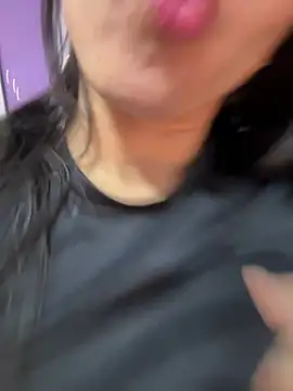 Онлайн чат XXX mahia_queen