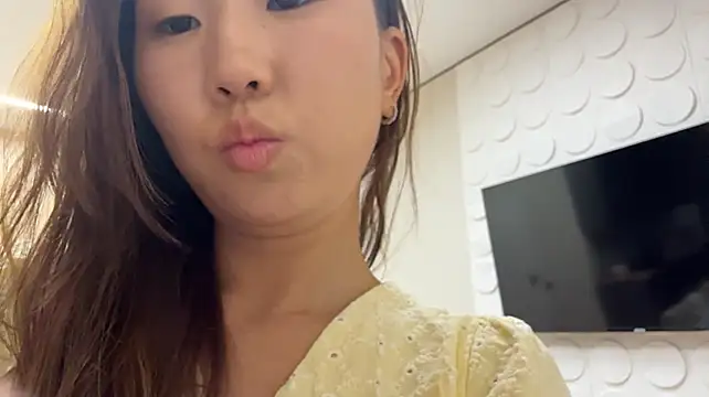 Naomi33 Live XXX-Chat