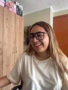 Chat XXX en directo de Miabonnett_