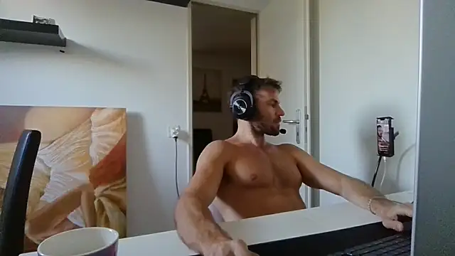 צ'אט XXX בשידור חי של alpha-hunk