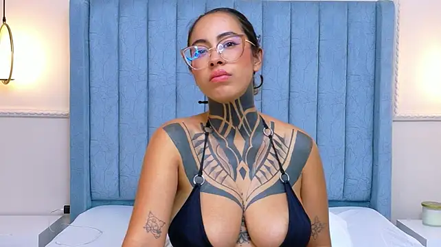 Онлайн чат XXX NicoleBlum