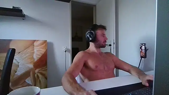 alpha-hunk Chat XXX live