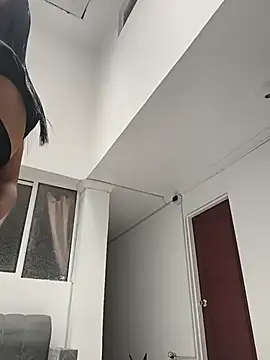 XXX chat uživo modela SCARLETVELVET_