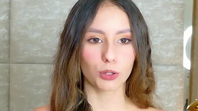 Sarah-Grace Chat XXX live