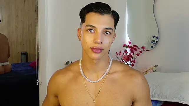 Troye_Williams 现场XXX聊天