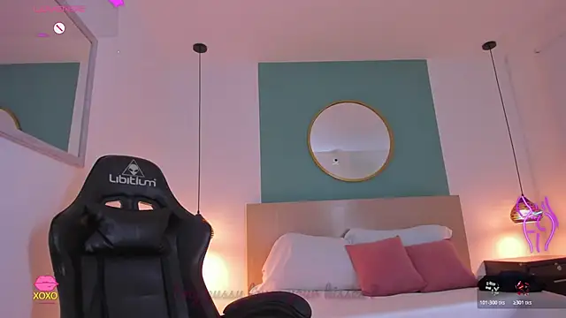 XXX chat uživo modela lucy_blue28