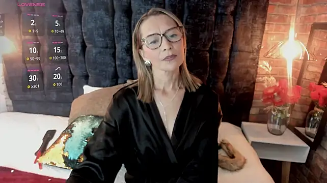 Issa_Milf__ Chat XXX in diretta