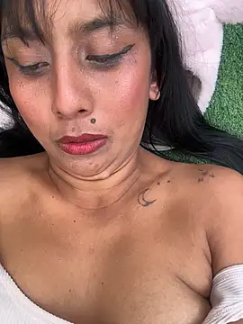 Chat +18 de MELIZ_QUEEN ao vivo