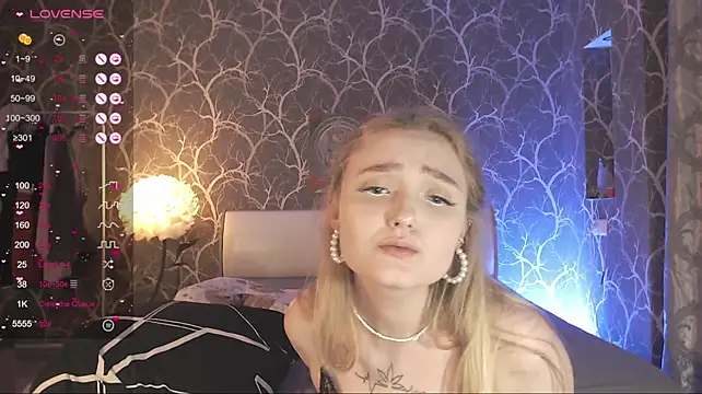 MiaMiaMeow লাইভ XXX চ্যাট