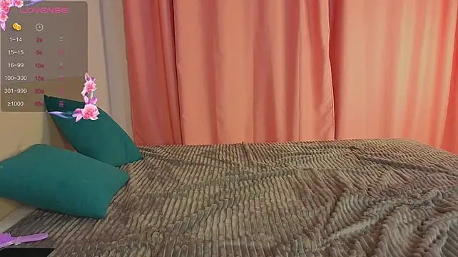 LunaHurt's Live XXX Chat
