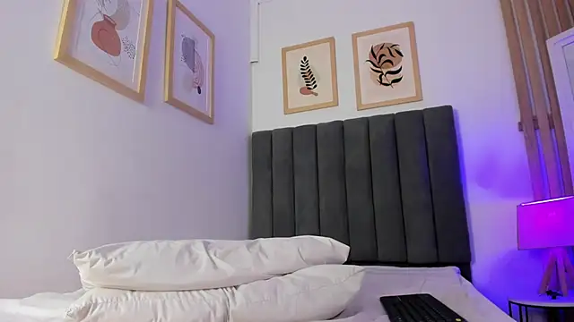 Adams__Bobby's Live XXX Chat