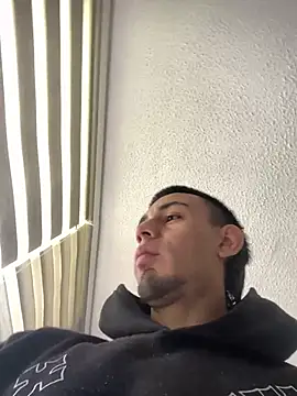צ'אט XXX בשידור חי של Taylor_DiamondBoy