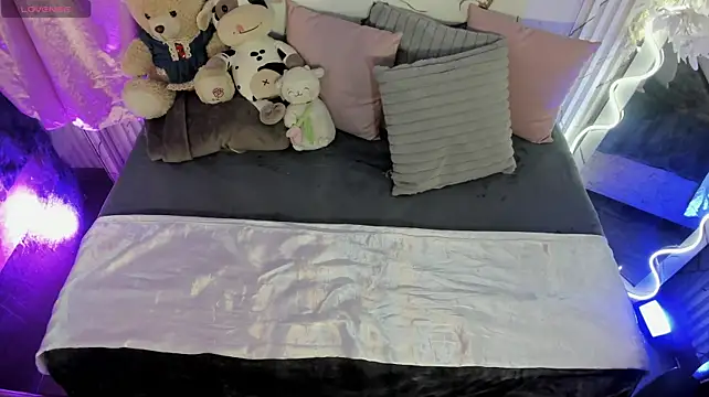 XXX chat uživo modela ETHANN_TAY1