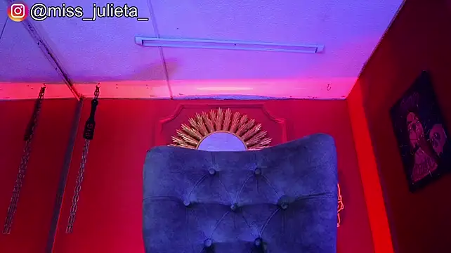Chatroom XXX en direct de Julieta_Russell
