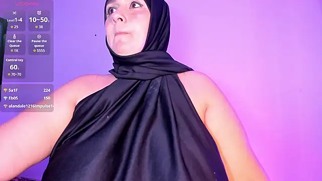 แชท XXX สดของ HijabiMilff