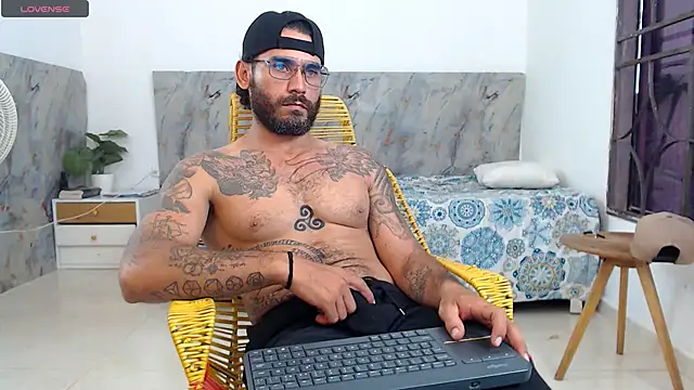 hanz_coln Live XXX chat