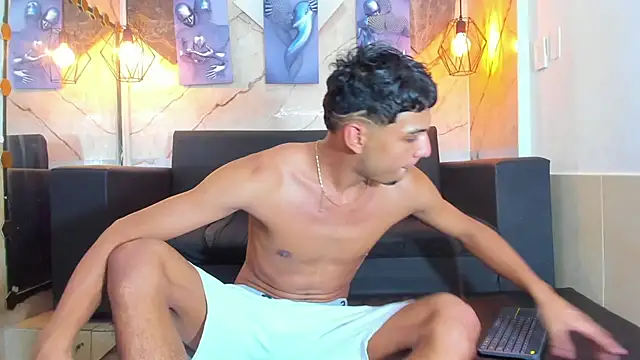 Yeff_26 élő XXX-chatje