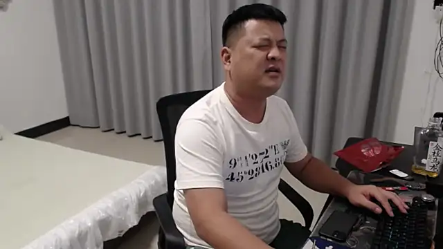 zhang1118 Chat XXX in diretta