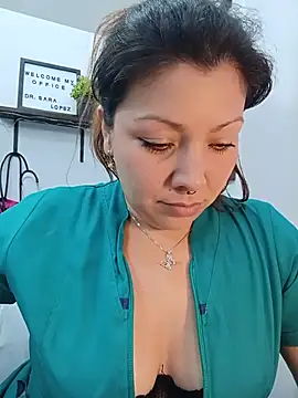 SARA_21-'s Live XXX Chat
