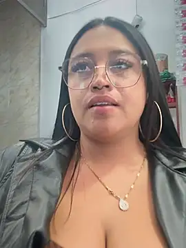Mia_Risky-1 Webcam-Show
