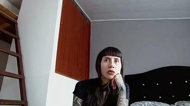 Emilia_1995 – Live XXX-chat