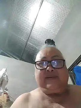YourMomy-'s Live XXX Chat