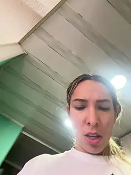 Czat XXX na żywo – Niky_777