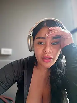 Issane_Peru Chat XXX live
