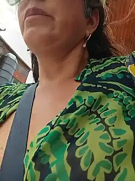 emma_tour's Webcam Show